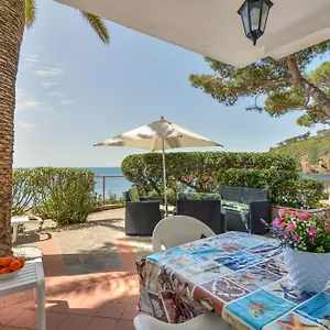https://appartamenti-costasud.it-tuscanyhotel.com